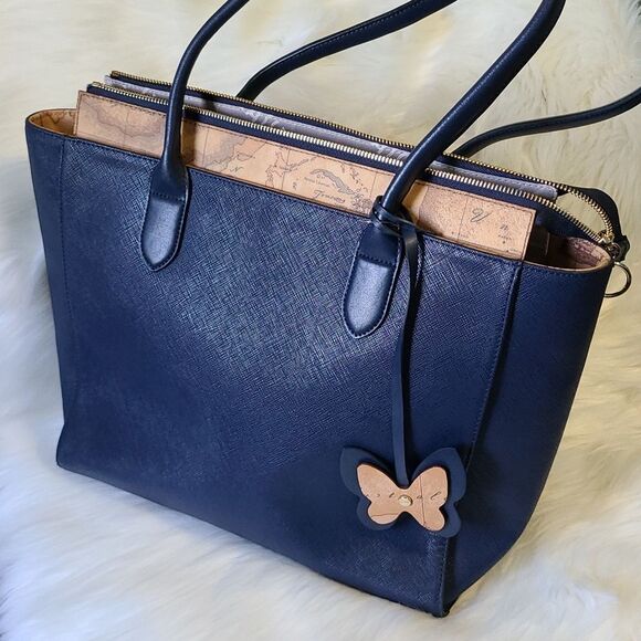 COPY - 💯 Authentic Alviero Martini Handbag 🍀 - Picture 11 of 12